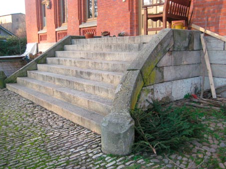 Restaurierung einer Außentreppe aus Natursteinen