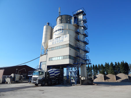 unser Werk in Sulingen, aus dem Mischwerk in das Fahrzeug