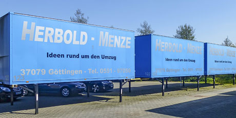 Umzugscontainer der Firma Herbold - Menze Möbellogistik GmbH