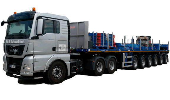 Neben normalen Gütertransporten zählt auch der Transport von Maschinen und Fahrzeugen zu unserem Leistungsportfoli