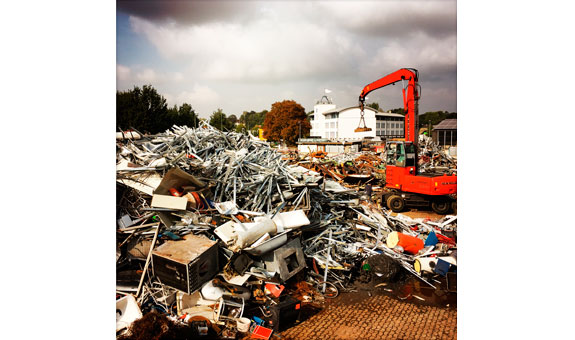 Kurzfristige Gestellung von Mulden und Containern für Abrissarbeiten. 
Langfristige Gestellung von Mulden und Containern für laufenden Entfall für Fimenkunden.