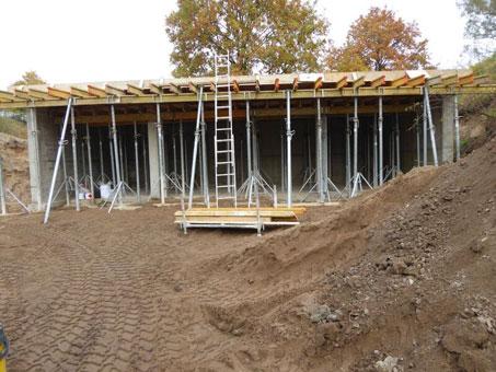 Wir bauen schlüsselfertige Häuser vom ersten Stein bis zur Übergabe Wir bauen schlüsselfertige Häuser vom ersten Stein bis zur Übergabe
