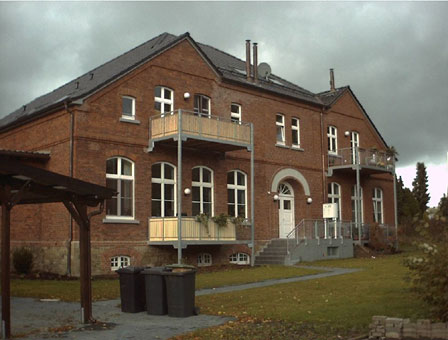 Altbausanierung und Umbau einer alten Dorfschule zu einem Mehrfamilienhaus - nachher Altbausanierung und Umbau einer alten Dorfschule zu einem Mehrfamilienhaus - nachher