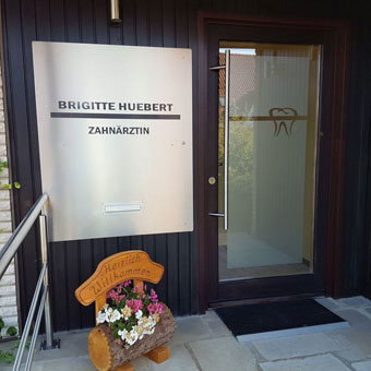 Entdecken Sie Zahngesundheit neu! Holen Sie sich jetzt einen Termin bei Zahnärztin Brigitte Huebert in Minden Entdecken Sie Zahngesundheit neu! Holen Sie sich jetzt einen Termin bei Zahnärztin Brigitte Huebert in Minden