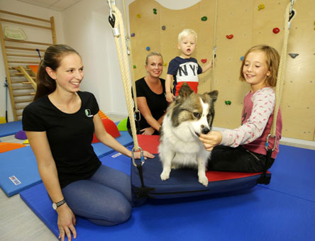 In der tiergestützten Therapie kommt unser Therapiehund Elsa zum Einsatz.