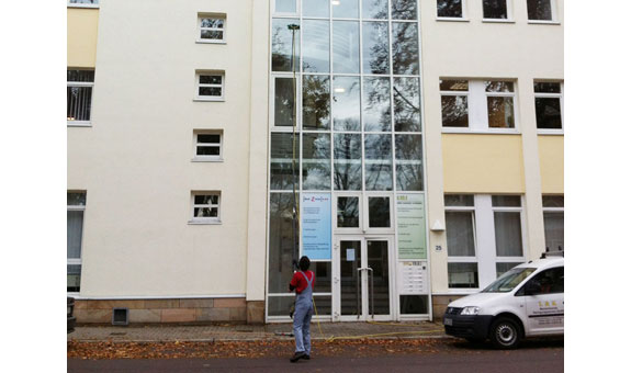 Glasfassadenreinigung ohne Steiger