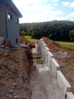 Stützwände aus Betonfertigteilen Stützwände aus Betonfertigteilen
