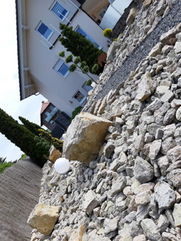 Für den Hausbau und Ihren Garten führen wir Pflasterarbeiten durch und übernehmen Terassengestaltung und Treppenbau für Sie. Für den Hausbau und Ihren Garten führen wir Pflasterarbeiten durch und übernehmen Terassengestaltung und Treppenbau für Sie.