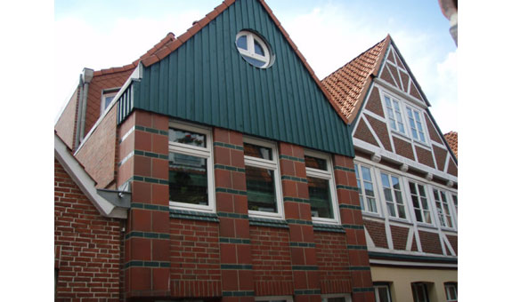Ihr Ansprechpartner im Bereich Fenster und Haustüren Ihr Ansprechpartner im Bereich Fenster und Haustüren