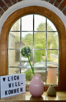 Behandlung von Sprach-, Hör-, Sprech-, Stimm- und Schluckstörungen Behandlung von Sprach-, Hör-, Sprech-, Stimm- und Schluckstörungen