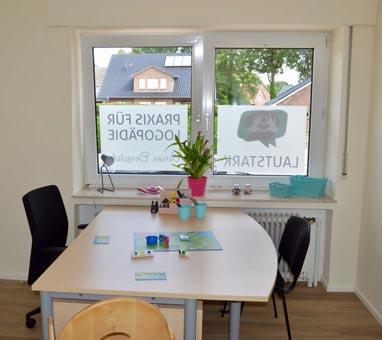 Freundlich und hell eingerichtete Behandlungszimmer Freundlich und hell eingerichtete Behandlungszimmer