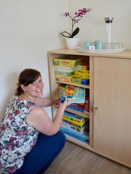 Gemütliche Leseecke für Kinder zur Förderung der Sprachentwicklung Gemütliche Leseecke für Kinder zur Förderung der Sprachentwicklung