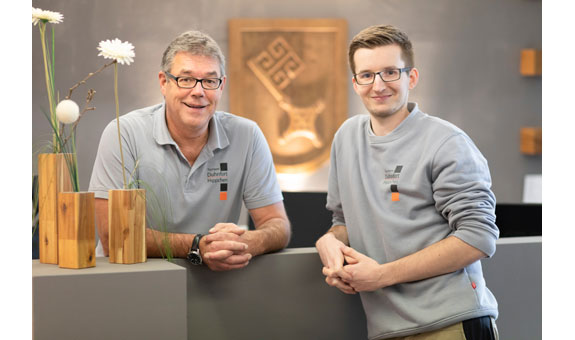 Die Tischlermeister Hermann Dühnfort und Steffen Hippchen planen und fertigen für Sie auch hochwertige Einbaumöbel.