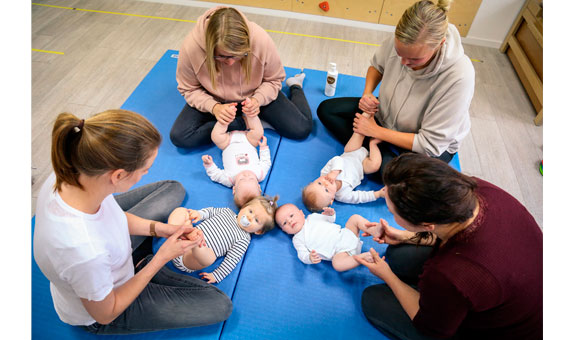 Babymassage in unseren Praxisräumen