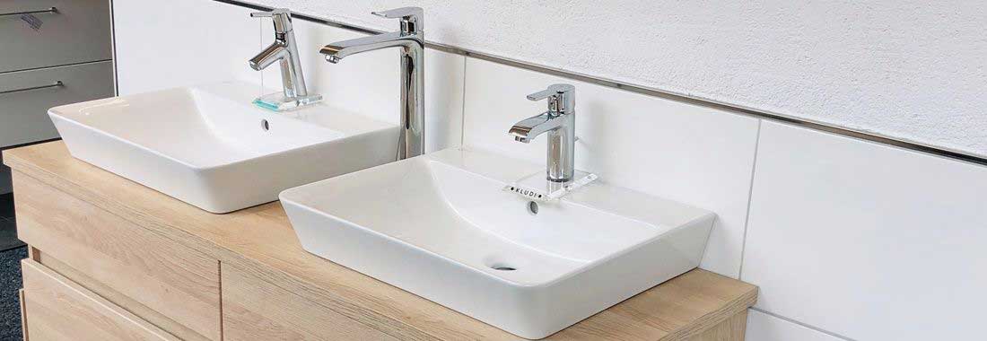 Zwei Waschbecken im neuen Design