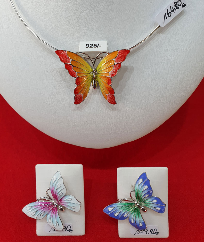 Moderner Schmuck in Handarbeit hergestellt Moderner Schmuck in Handarbeit hergestellt