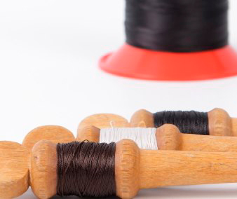 Hairweaving - die ideale Lösung für Männer und Frauen mit lichtem Oberkopfhaar. Hairweaving - die ideale Lösung für Männer und Frauen mit lichtem Oberkopfhaar.