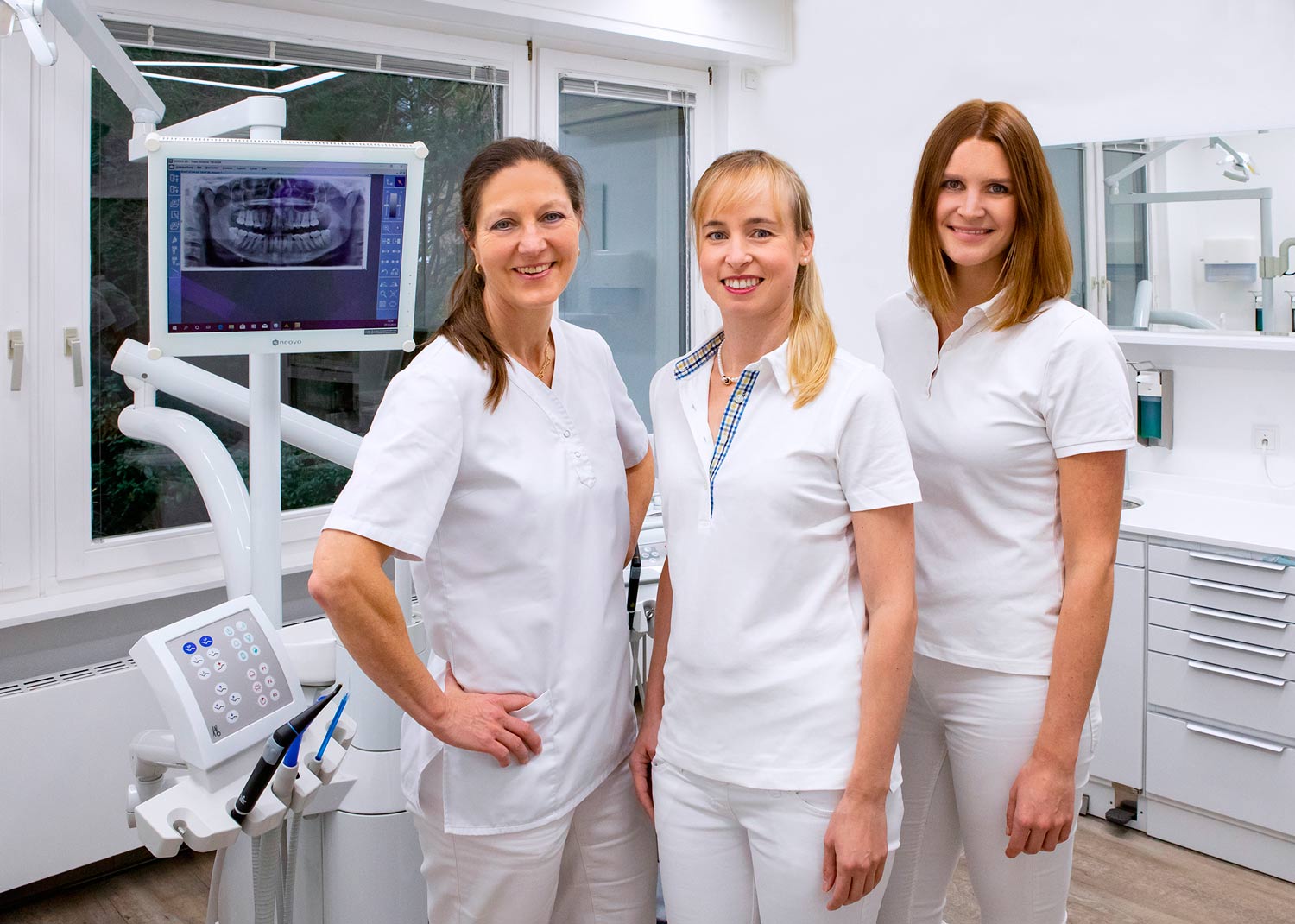 Bild 1 BAG Dr. Anneke Ossenkop, Dr. Sabine Bruns, Dr. Lea Schneider (angestellt) in Braunschweig