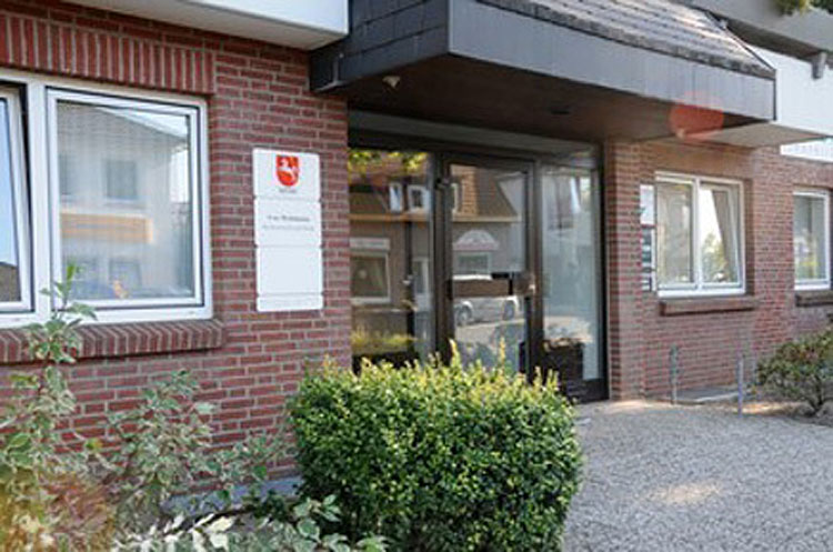 Besuchen Sie uns gerne in unserer Kanzlei - Uwe Woltmann Rechtsanwalt und Notar in Edewecht Besuchen Sie uns gerne in unserer Kanzlei - Uwe Woltmann Rechtsanwalt und Notar in Edewecht