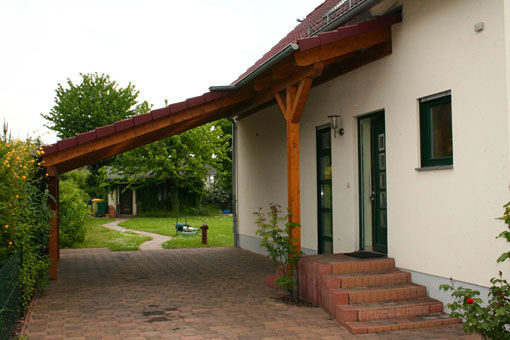 Vordach von der Firma Bau-IDEEN Dröschel GmbH