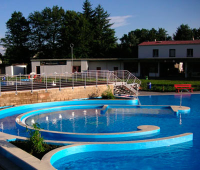 Ein Besuch im Freibad steht für gelebtes Sommergefühl.