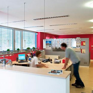 25 Mitarbeiter/innen decken alle Bereiche ab