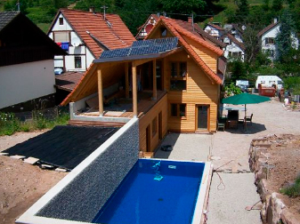 Der eigene Pool, das Schwimmbad im eigenen Garten oder Haus, hat heutzutage eine neue, ganz besondere Beteutung bekommen