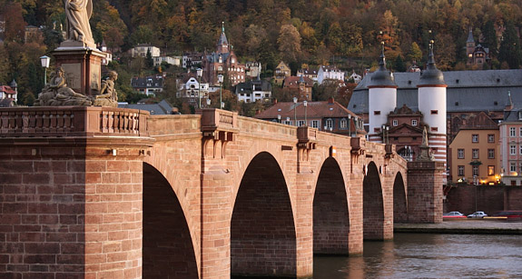Sie finden die Kanzlei der Hage und Partner Steuerberatungsgesellschaft im schönen Heidelberg.