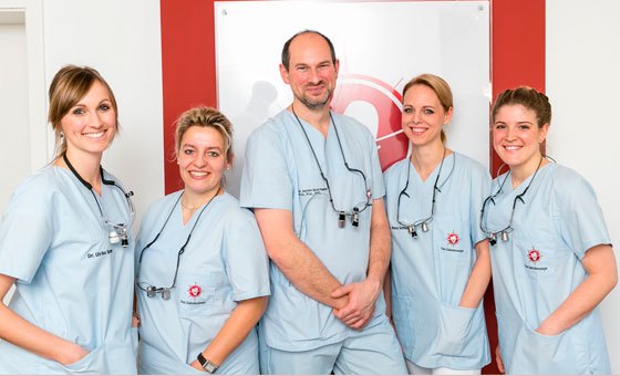 Wir sind mit unserem erfahrenen und motivierten Team Ihr hochkompetenter Partner für erstklassige Zahngesundheit und hochwertige Zahnheilkunde in der Metropolregion. Wir sind mit unserem erfahrenen und motivierten Team Ihr hochkompetenter Partner für erstklassige Zahngesundheit und hochwertige Zahnheilkunde in der Metropolregion.