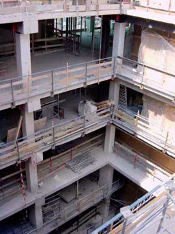 Wir führen Wand-, Boden- und Deckendurchbrüche sowie den Rückbau von Betonbauteilen aus Wir führen Wand-, Boden- und Deckendurchbrüche sowie den Rückbau von Betonbauteilen aus