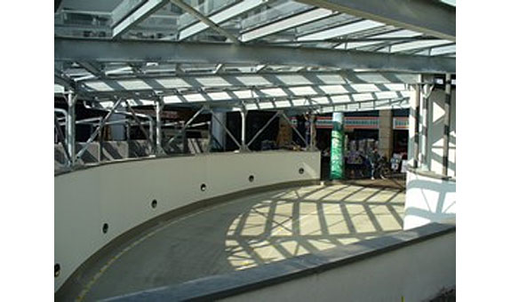 Überdachung einer Tiefgarageneinfahrt in der Axis-Passage Leipzig Überdachung einer Tiefgarageneinfahrt in der Axis-Passage Leipzig