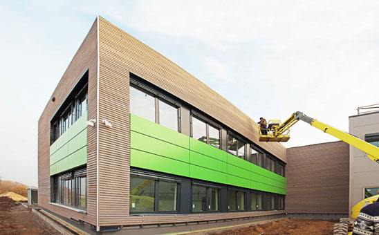 Fassade aus Holzelementen Fassade aus Holzelementen