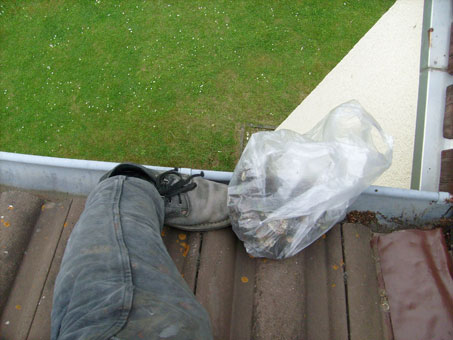 Dachsanierung und -reparaturen aller Art - auch kurzfristig Dachsanierung und -reparaturen aller Art - auch kurzfristig