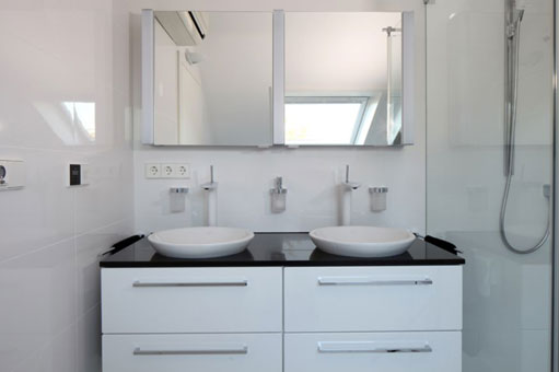 Moderner Waschtisch mit 2 Becken Moderner Waschtisch mit 2 Becken