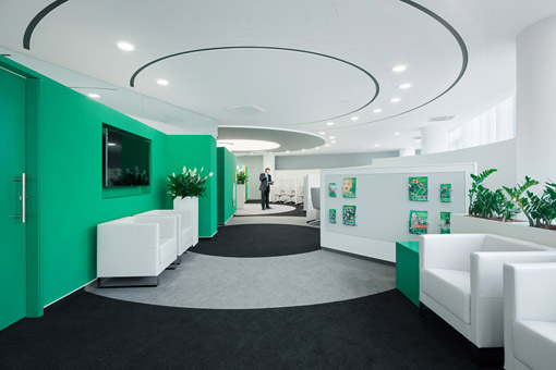 Einrichtung Empfangsbereich mit Empfangstresen Kundencenter ÖSA Versicherungen Magdeburg, Büroeinrichtungen