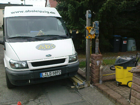 Kernbohrung am Pfeiler Kernbohrung am Pfeiler