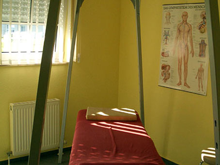 Schlingentischbehandlungen sorgen für Bewegungserleichterungen Schlingentischbehandlungen sorgen für Bewegungserleichterungen