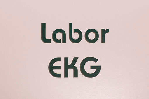 in unserem Labor nehmen wir u.a. alle medizinisch notwendigen Laboruntersuchungen vor in unserem Labor nehmen wir u.a. alle medizinisch notwendigen Laboruntersuchungen vor