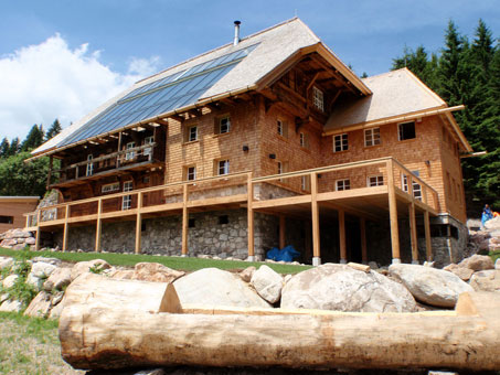 Die historische "Zipfelmühle" liegt im Seebachtal, zwischen Bärental und Feldberg. Die Mühle steht unter Denkmalschutz und wurde originalgetreu wieder hergestellt.