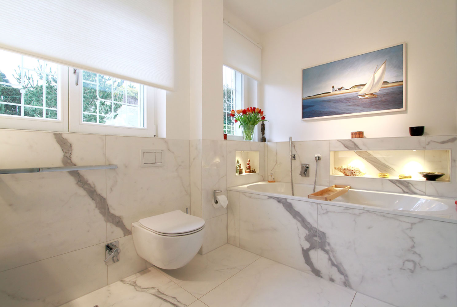Innovative Dusch-WCs, spülrandlose Toiletten und berührungslose Betätigungsplatten machen Sauberkeit im Badezimmer kinderleicht