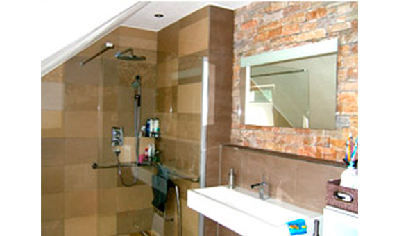 Bad mit Dusche Bad mit Dusche