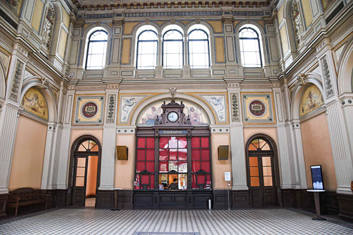 Auch Innenarbeiten im Festspielhaus Baden Baden wurden von uns ausgeführt