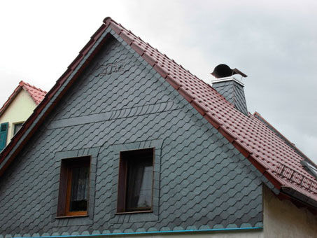 Gerne führen wir auch für Sie Dach- und Fassadenarbeiten aus.