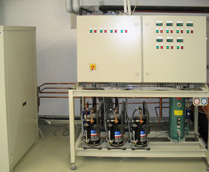 Kältetechnikzentrale mit Normalkühl-Verbundanlage, Tiefkühl- und Schockfrostaggregat