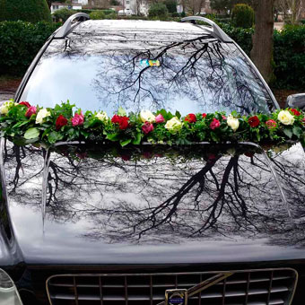 Die Autodekoration wird nach Ihren Wünschen individuell gestaltet. Die Autodekoration wird nach Ihren Wünschen individuell gestaltet.