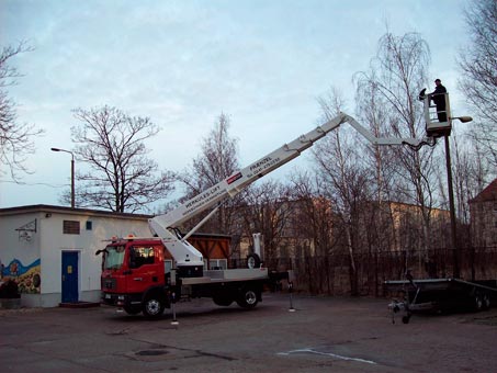 LKW-Arbeitsbühne 30m /  variabel