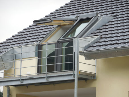 für Ihen Dachbalkon verwenden wir Fensterelemente der Marke Velux