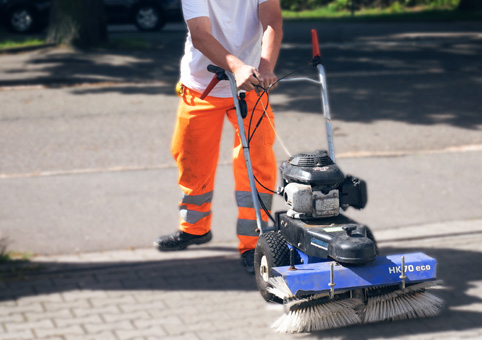 ISEKI HK 70 eco - Einachser-Kehrmaschine, handgeführt