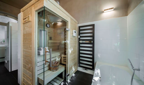 Integrierte Sauna im Bad - ein Wellnessvergnügen! Integrierte Sauna im Bad - ein Wellnessvergnügen!