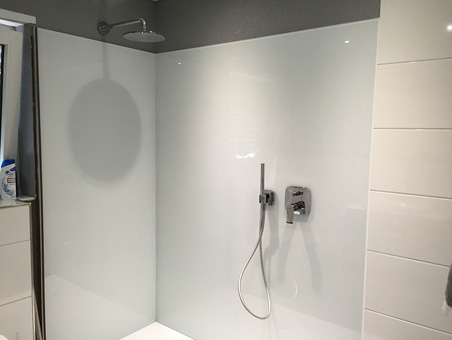 Wir begleiten Sie in eine der modernsten Badausstellungen zur Auswahl Ihrer Sanitärobjekte und Armaturen Wir begleiten Sie in eine der modernsten Badausstellungen zur Auswahl Ihrer Sanitärobjekte und Armaturen